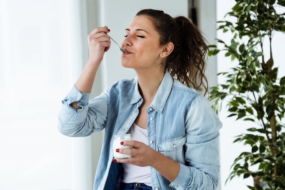 Consumul regulat de iaurt îmbunătățește funcția intestinală